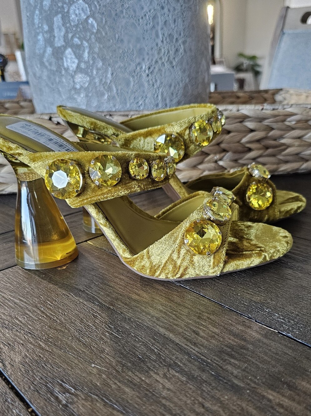 Gianni Bini Yellow Gold Jeweled Velvet Slide Heels Shoes Women's Size 8.5 NWOB - Picture 2 of 7